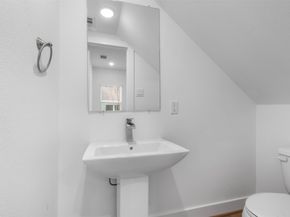 1220 E 33rd Street, Houston TX 77022