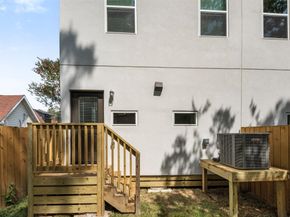 1220 E 33rd Street, Houston TX 77022