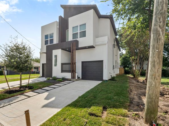 1220 E 33rd Street, Houston TX 77022