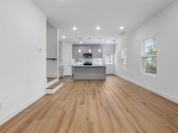 1220 E 33rd Street, Houston TX 77022