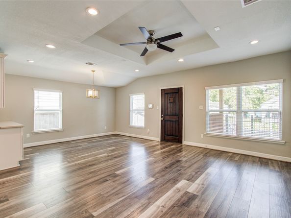 3060 Noble Street, Houston TX 77026