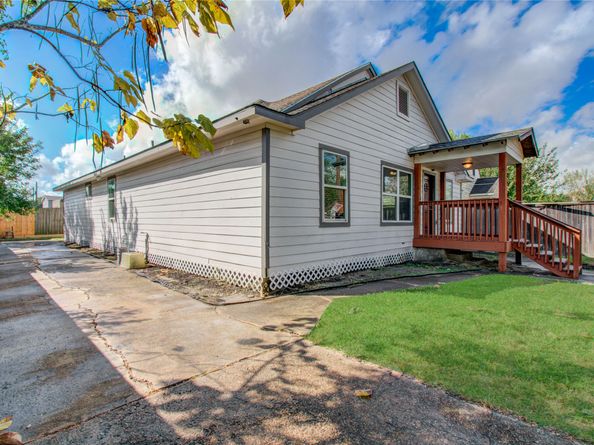 3060 Noble Street, Houston TX 77026