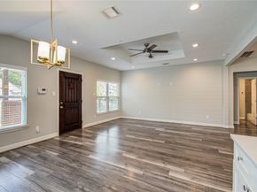 3060 Noble Street, Houston TX 77026