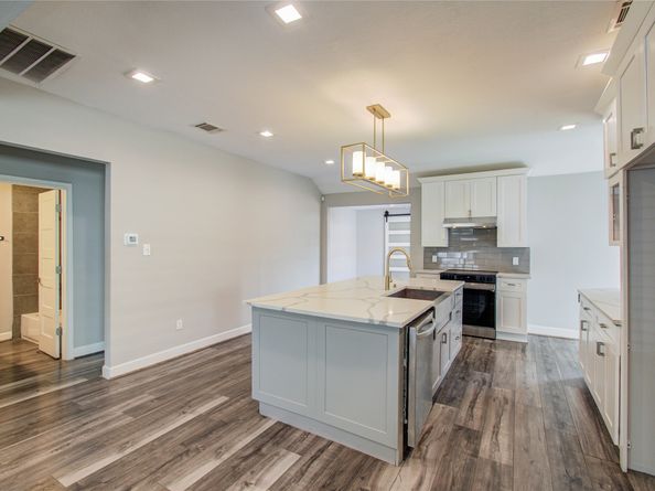 3060 Noble Street, Houston TX 77026