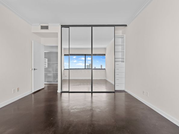 5000 Montrose Boulevard 16B, Houston TX 77006