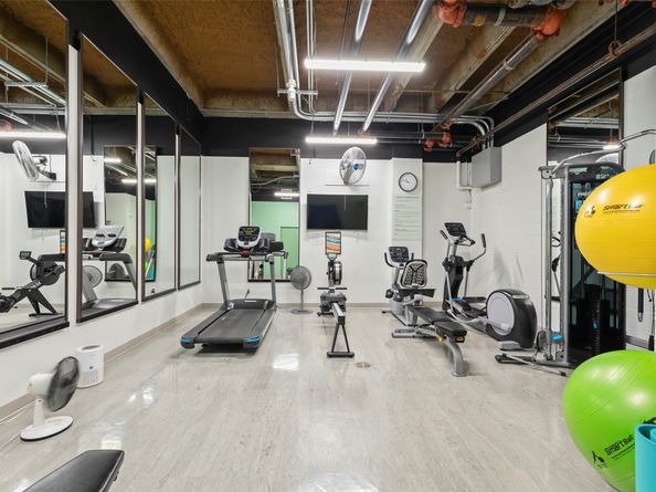 5000 Montrose Boulevard 16B, Houston TX 77006