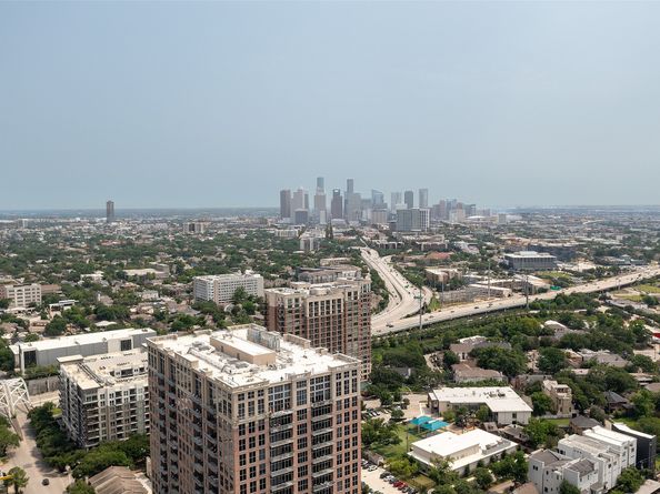 5000 Montrose Boulevard 16B, Houston TX 77006
