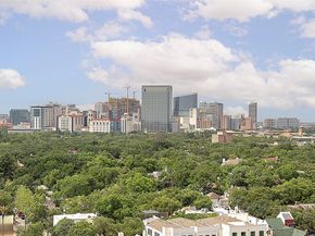 5000 Montrose Boulevard 16B, Houston TX 77006