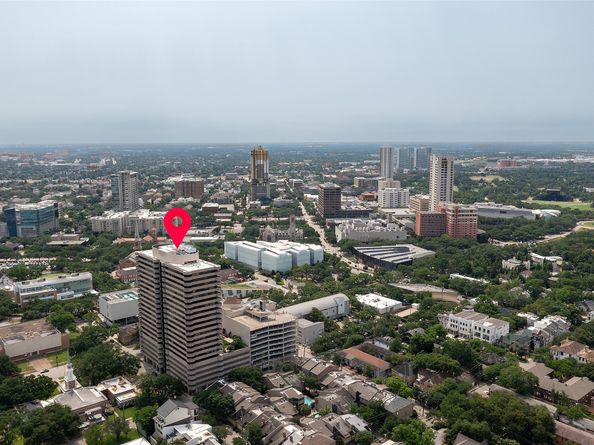 5000 Montrose Boulevard 16B, Houston TX 77006