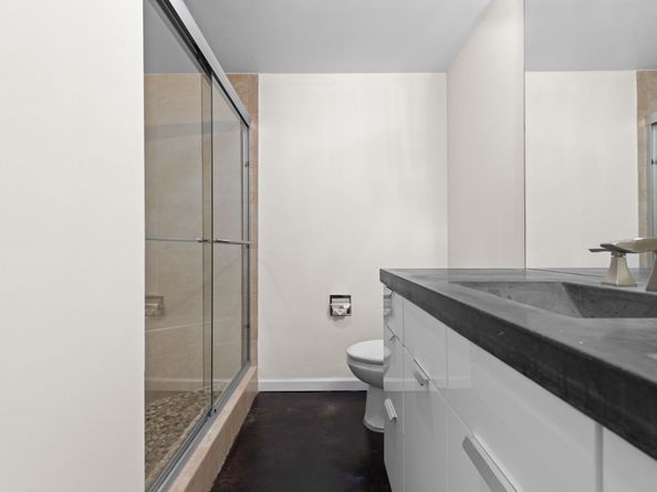 5000 Montrose Boulevard 16B, Houston TX 77006