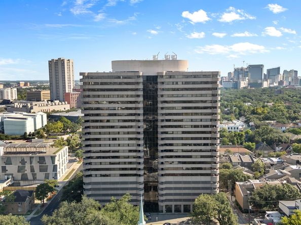 5000 Montrose Boulevard 16B, Houston TX 77006