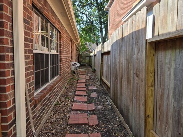 3823 Wildwood Valley Ct Court, Kingwood TX 77345