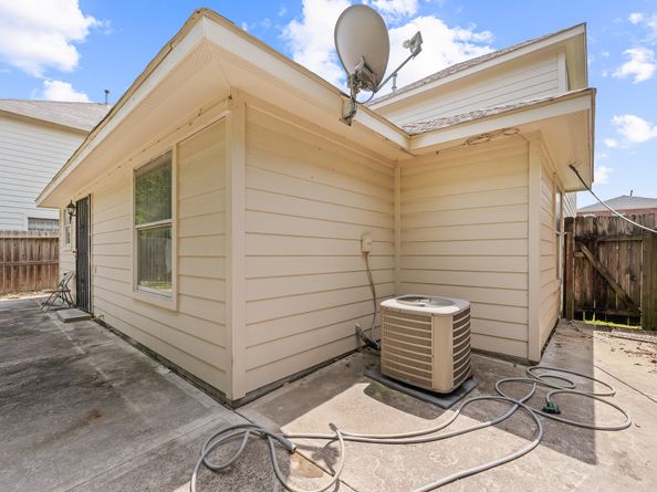 5930 Santa Bernadetta, Houston TX 77017
