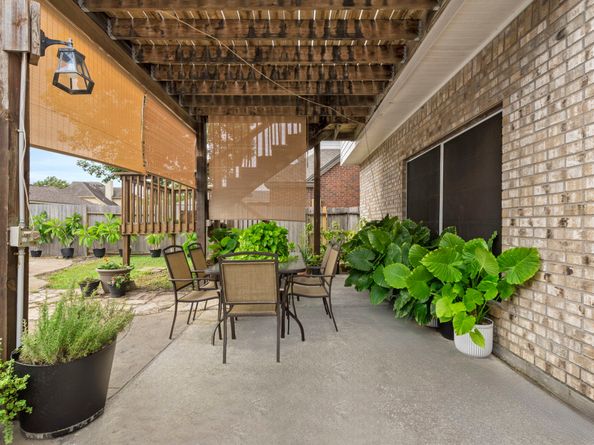 19819 Powerscourt Drive, Humble TX 77346