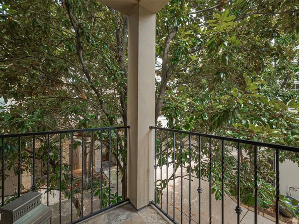 2910 Leeland Street, Houston TX 77003