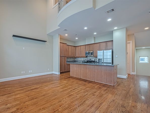 2910 Leeland Street, Houston TX 77003