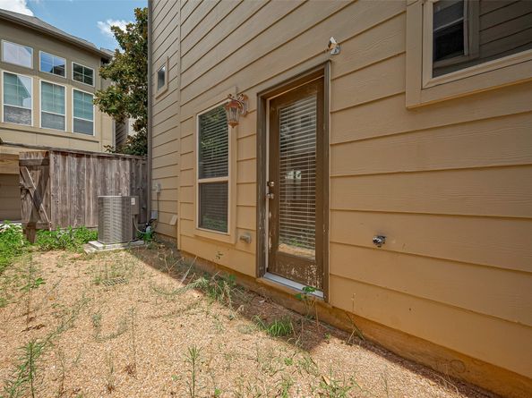 2910 Leeland Street, Houston TX 77003