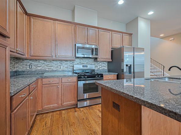 2910 Leeland Street, Houston TX 77003