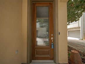 2910 Leeland Street, Houston TX 77003
