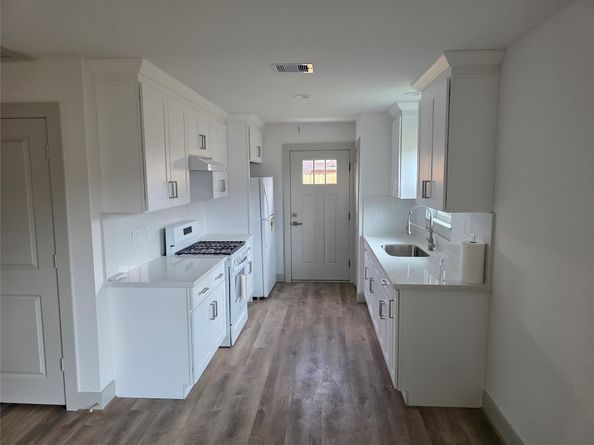 9827 Pelsey Street, Houston TX 77029
