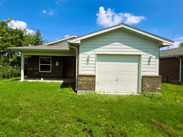 9827 Pelsey Street, Houston TX 77029