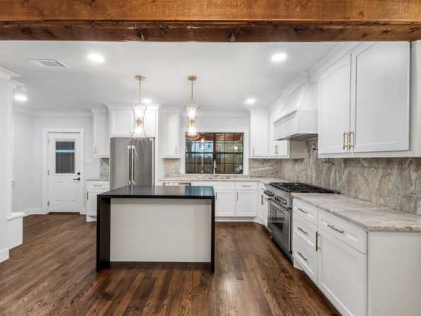 1723 Albans Road, Houston TX 77005
