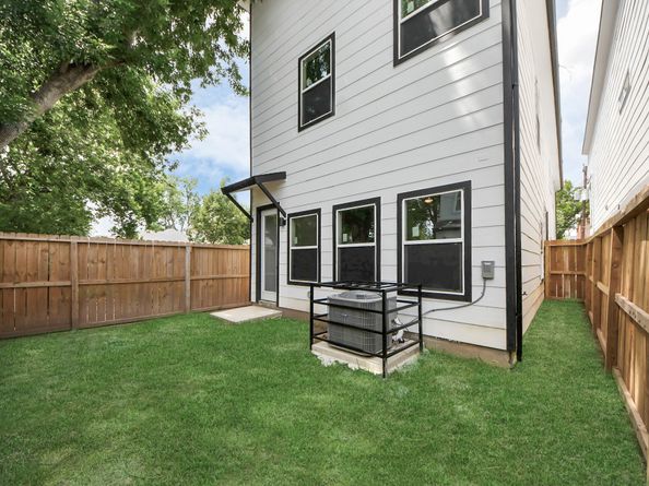 4010 Mckinley Street, Houston TX 77051