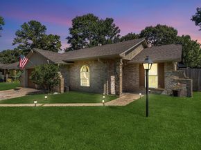 2519 Meandering Trail, Houston TX 77339