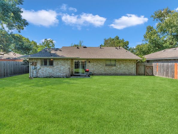 2519 Meandering Trail, Houston TX 77339
