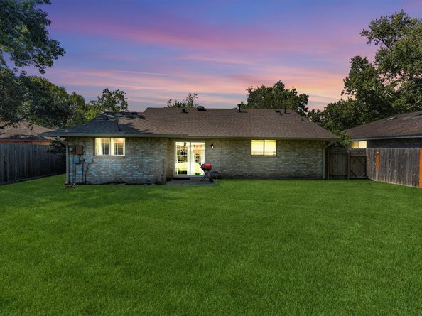 2519 Meandering Trail, Houston TX 77339