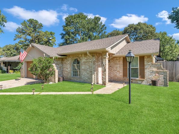 2519 Meandering Trail, Houston TX 77339