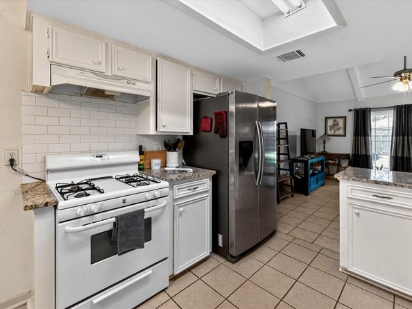 2519 Meandering Trail, Houston TX 77339