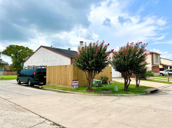 12503 Autumn Leaf Lane, Houston TX 77072
