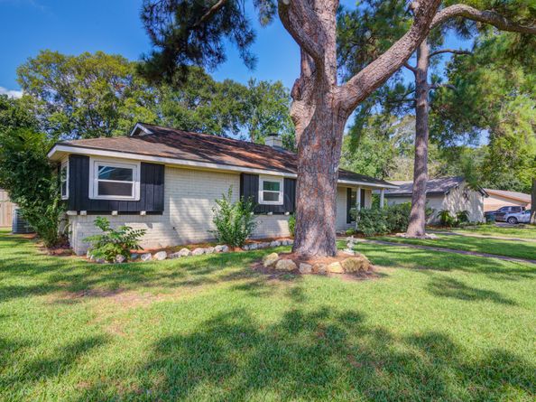 18222 Point Lookout Drive, Houston TX 77058