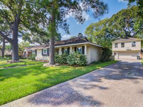 18222 Point Lookout Drive, Houston TX 77058