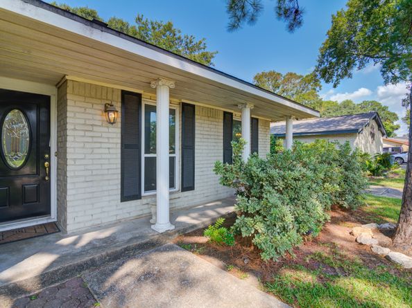 18222 Point Lookout Drive, Houston TX 77058