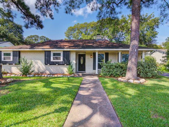 18222 Point Lookout Drive, Houston TX 77058