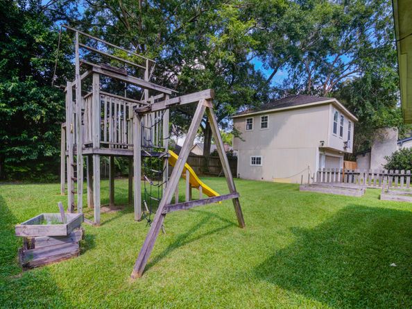 18222 Point Lookout Drive, Houston TX 77058