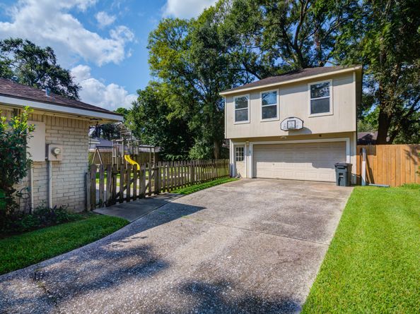 18222 Point Lookout Drive, Houston TX 77058