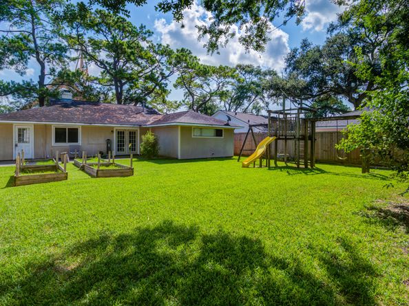 18222 Point Lookout Drive, Houston TX 77058