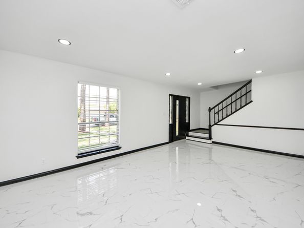 14407 Chevy Chase, Houston TX 77077