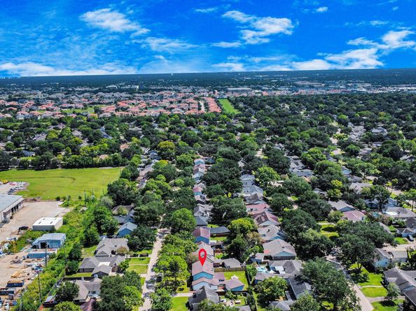 14407 Chevy Chase, Houston TX 77077