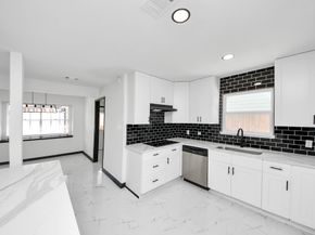14407 Chevy Chase, Houston TX 77077