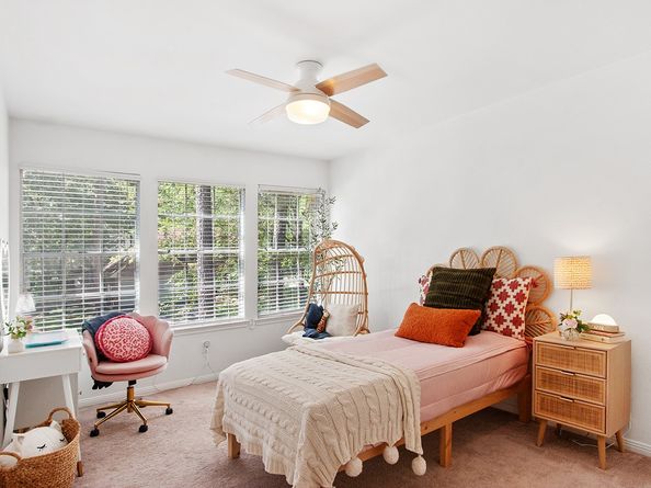 7 Dusky Meadow Place, The Woodlands TX 77381