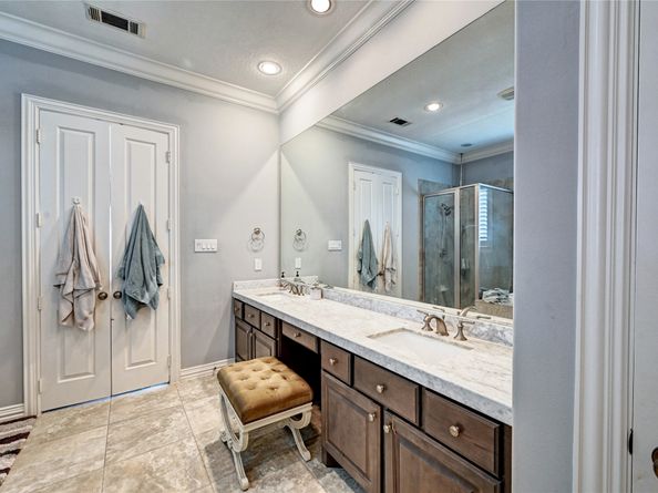 2123 Camden Creek Lane, Houston TX 77077