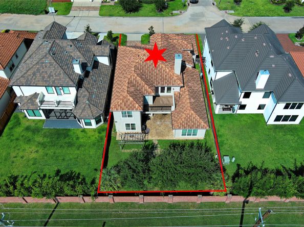 2123 Camden Creek Lane, Houston TX 77077