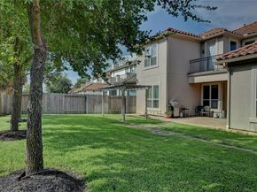 2123 Camden Creek Lane, Houston TX 77077