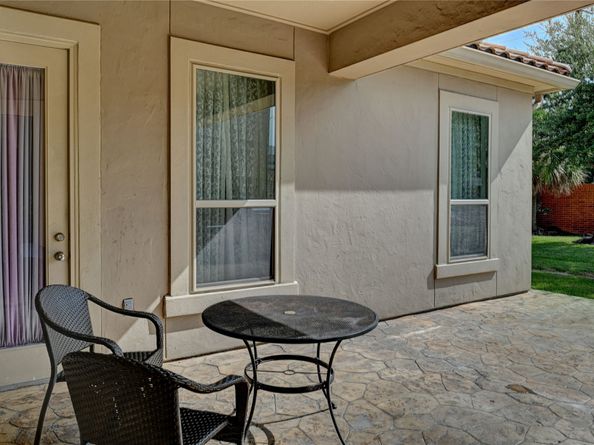 2123 Camden Creek Lane, Houston TX 77077