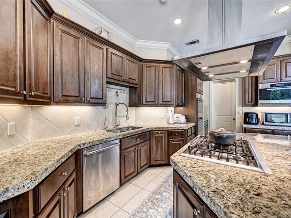 2123 Camden Creek Lane, Houston TX 77077