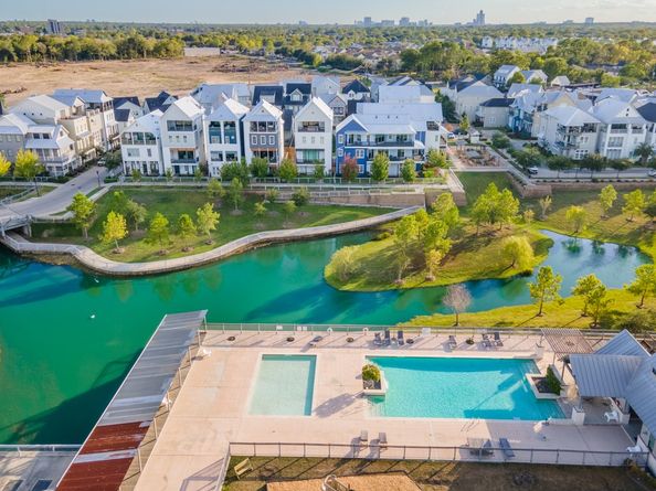 8711 Park Kolbe Lane, Houston TX 77080